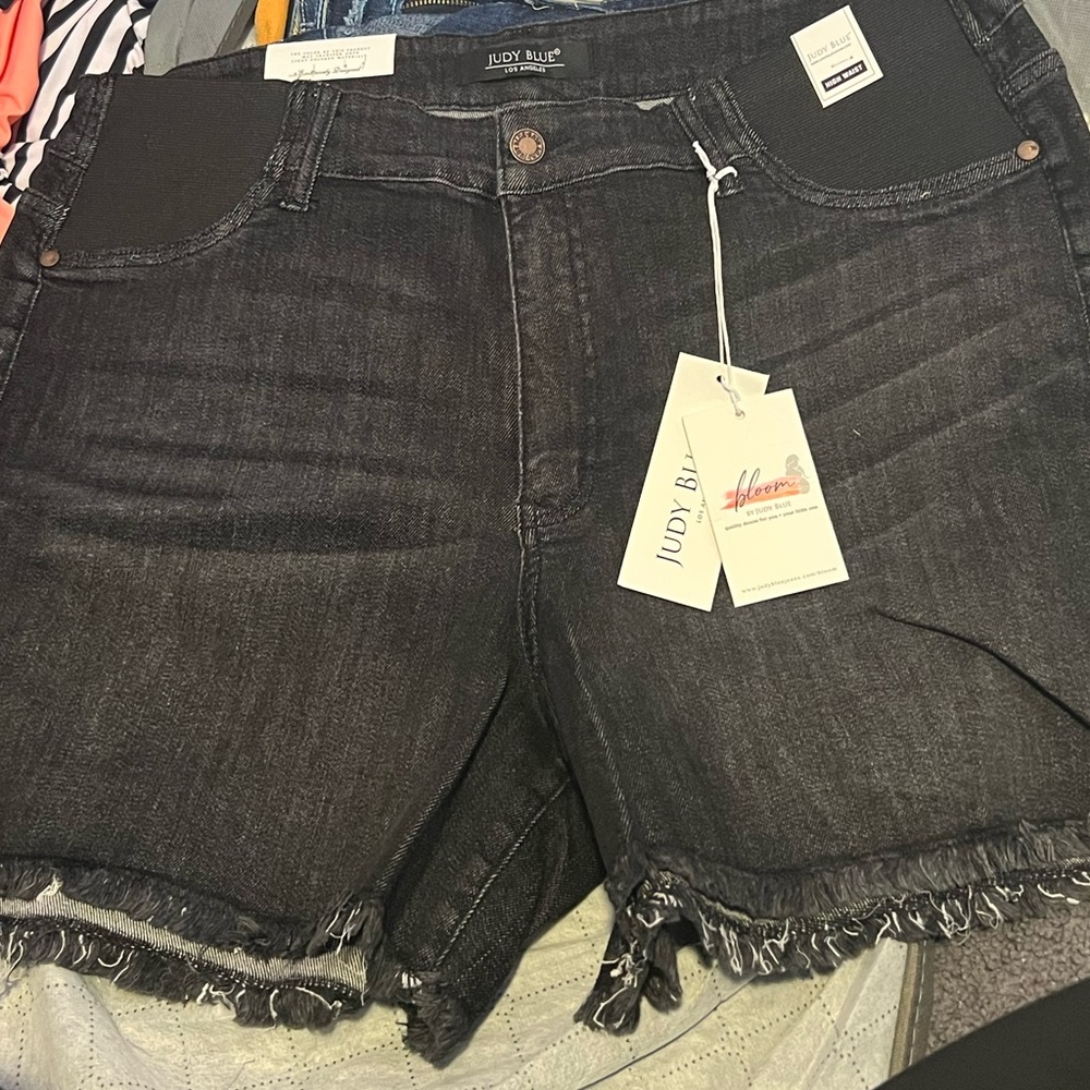 Judy blue Maternity shorts